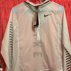 Womens Nike repel size medium